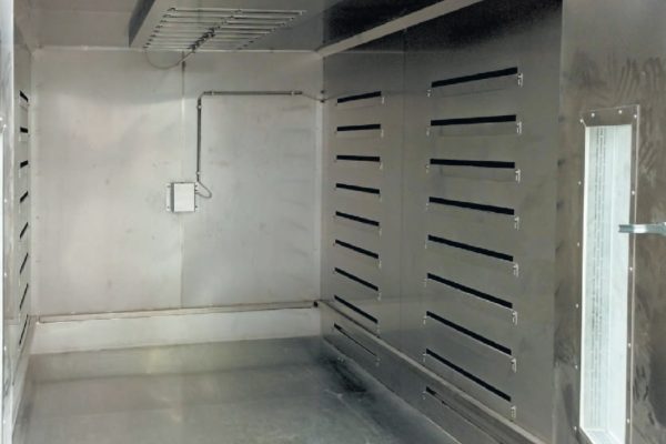 L'interno del forno elettrico
Amarc installato in Silik. Risponde a
tutti i requisiti di sicurezza previsti e
può essere installato in zone Atex.