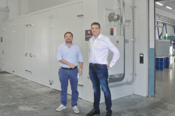 Da sinistra Filippo Pellegrini,
appartenente alla terza generazione
proprietaria dell’azienda e direttore
di stabilimento, insieme a Giorgio
Ardesi di Amarc.
