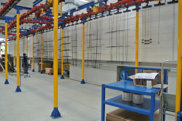 L’area dedicata al carico
dei pezzi e successivo scarico.
Le bilancelle sono dotate di telai appositamente
progettati per massimizzare l’efficienza di carico.