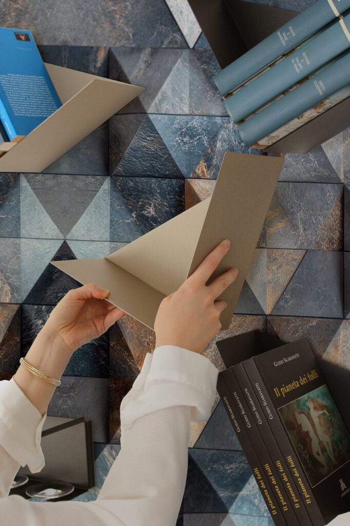 Colori e acciaio per l’interior design
